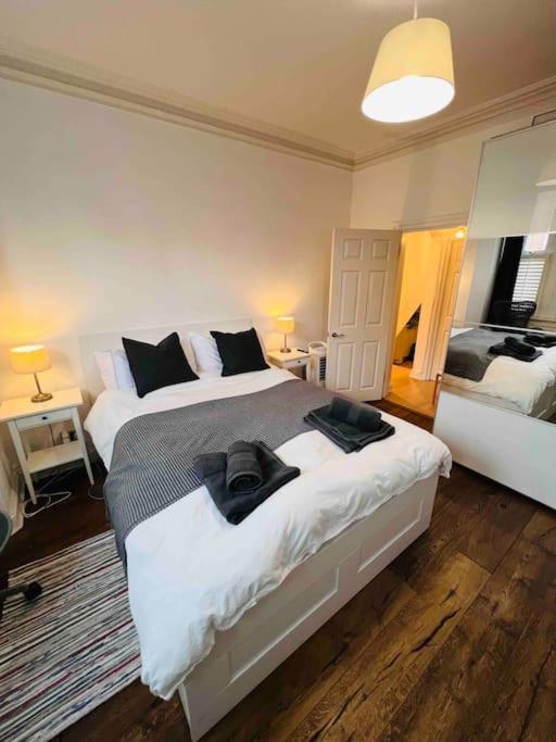Lovely 2 Bedroom Ground Floor Flat With Garden. Λονδίνο Εξωτερικό φωτογραφία