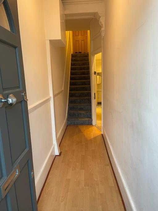 Lovely 2 Bedroom Ground Floor Flat With Garden. Λονδίνο Εξωτερικό φωτογραφία
