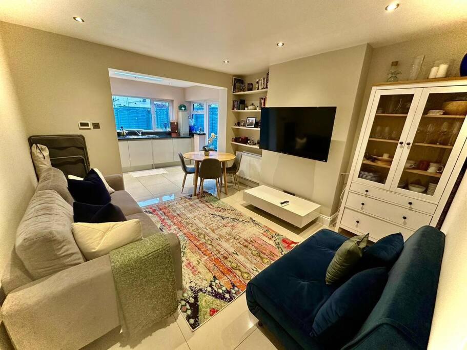 Lovely 2 Bedroom Ground Floor Flat With Garden. Λονδίνο Εξωτερικό φωτογραφία