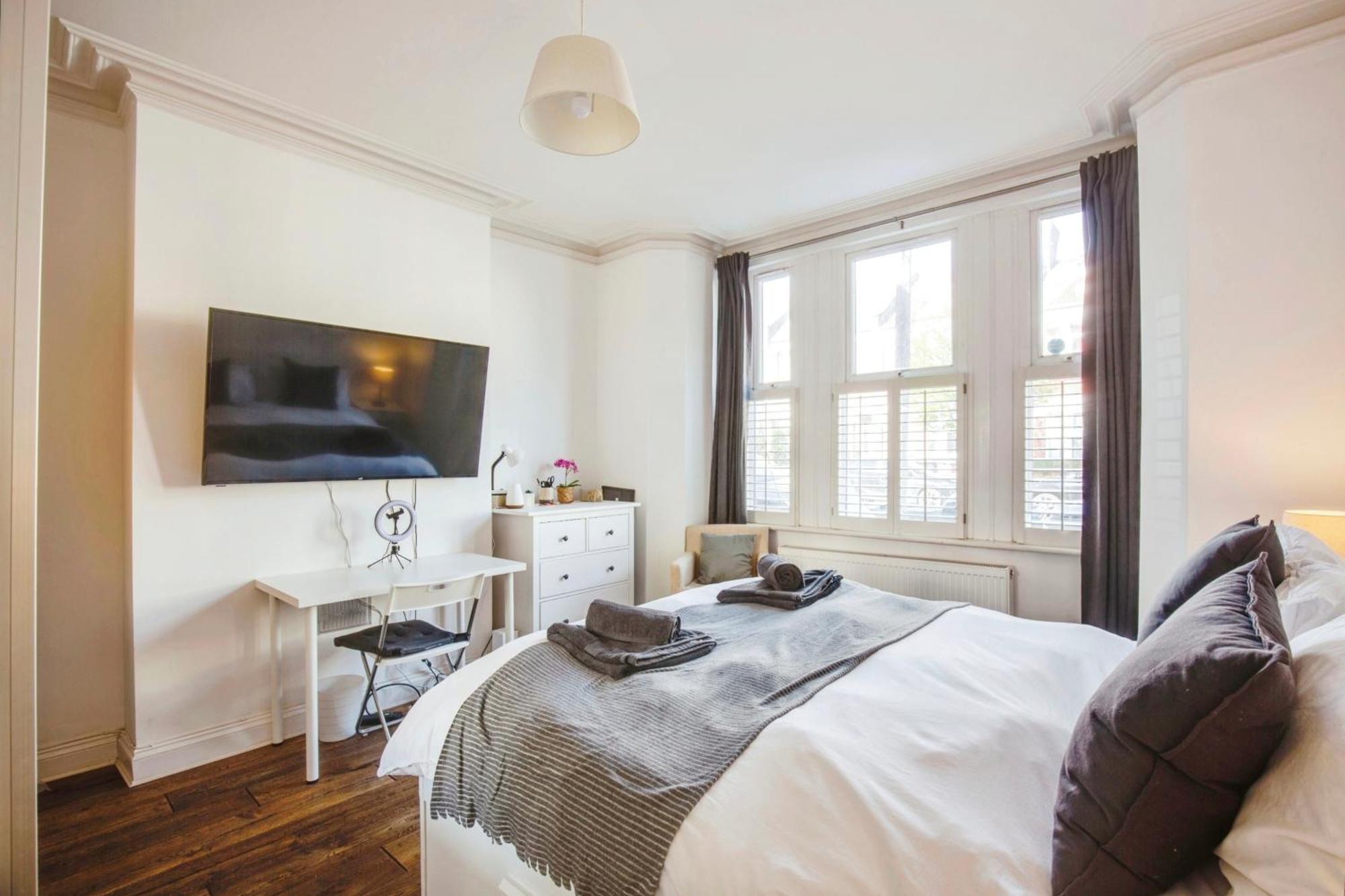 Lovely 2 Bedroom Ground Floor Flat With Garden. Λονδίνο Εξωτερικό φωτογραφία