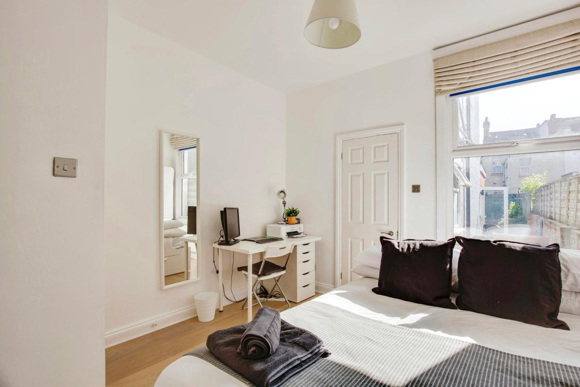 Lovely 2 Bedroom Ground Floor Flat With Garden. Λονδίνο Εξωτερικό φωτογραφία