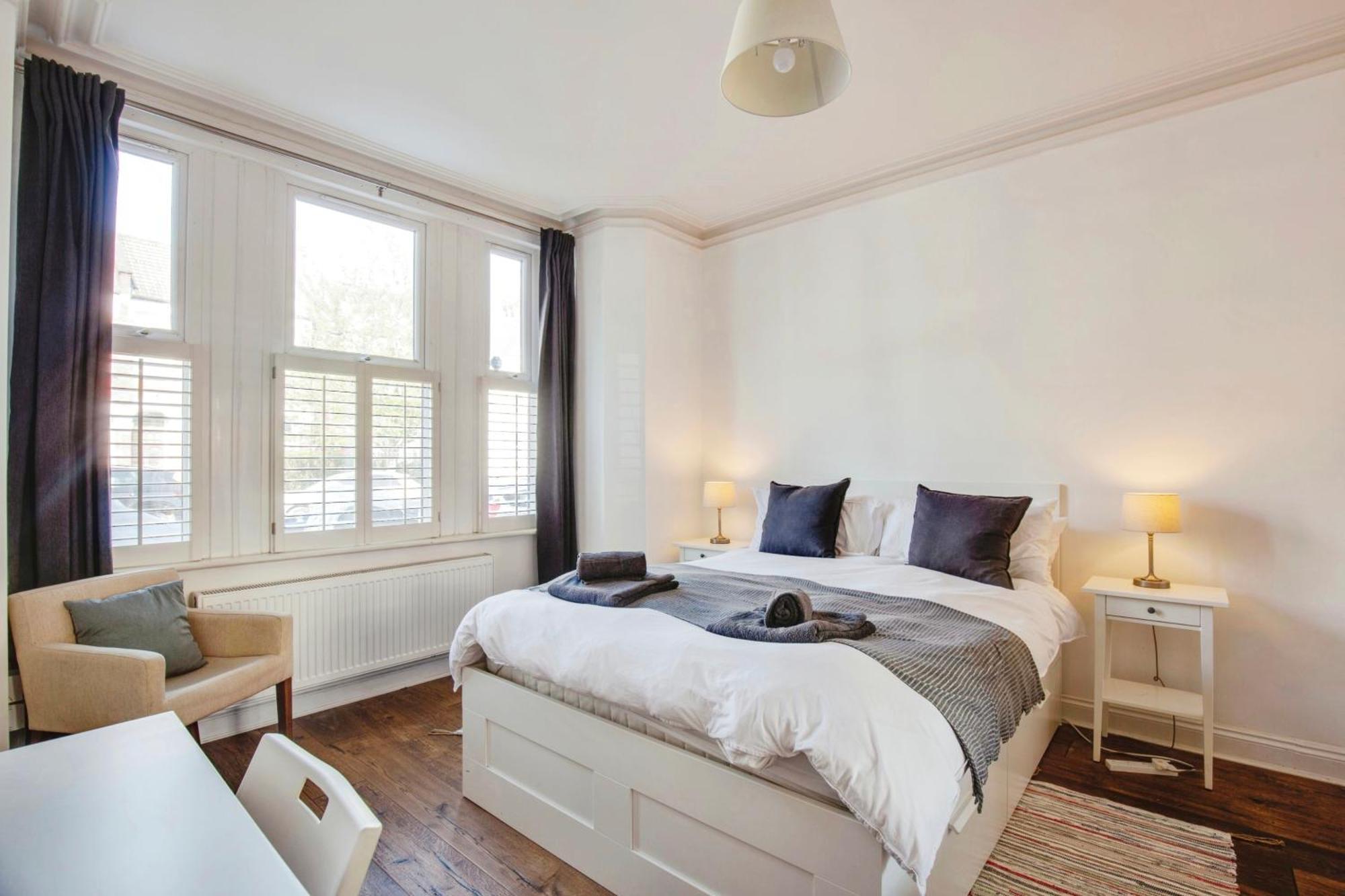 Lovely 2 Bedroom Ground Floor Flat With Garden. Λονδίνο Εξωτερικό φωτογραφία